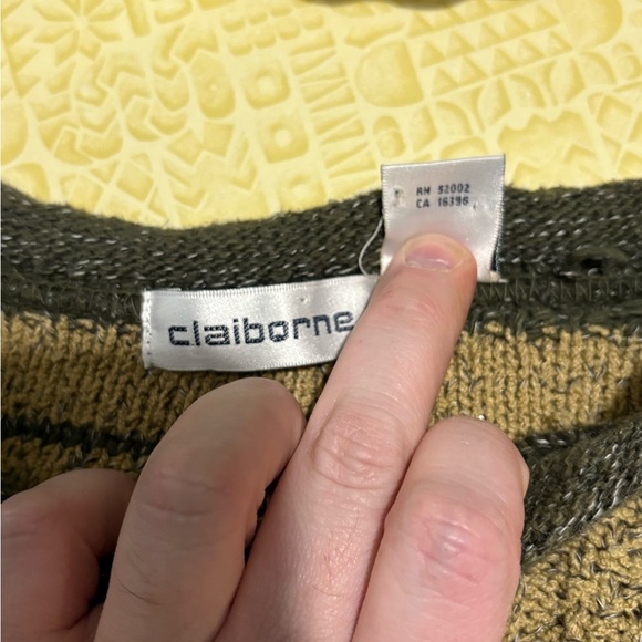 Vintage Claiborne Crewneck Sweater - Olive and Army Green - Picture 9 of 9